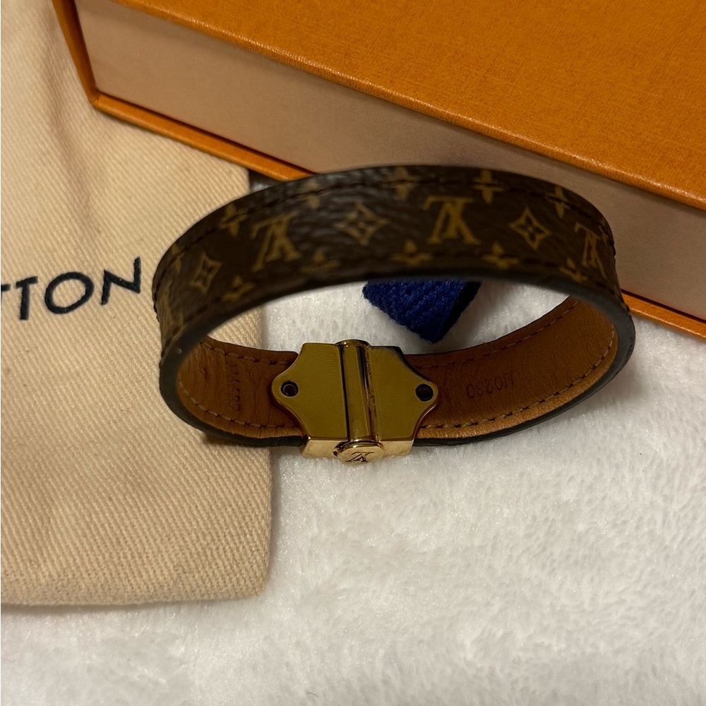 Louis Vuitton Nano Monogram Bracelet - Picture 8 of 10